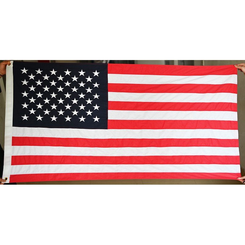 江口旗帜面料怎么选：涤纶、尼龙与牛津布的区别与适用场景